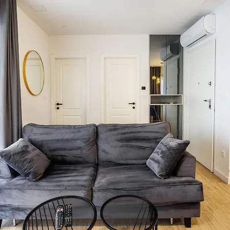 Time&joy With Private Pool Apartment Kastela
