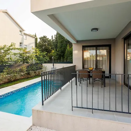 Time&joy With Private Pool Kaštela