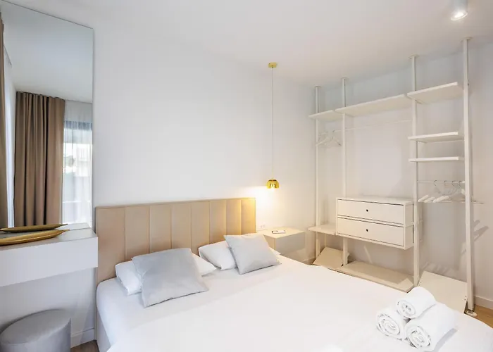 Time&joy With Private Pool Appartement