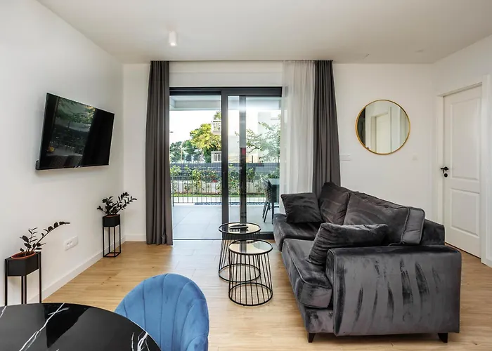 Time&joy With Private Pool Appartement