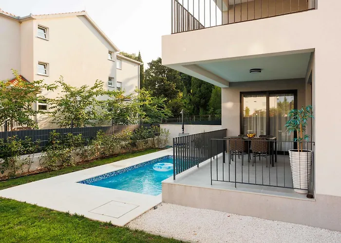 Time&joy With Private Pool Kaštela