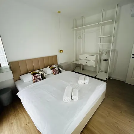 Time&joy With Private Pool Apartment