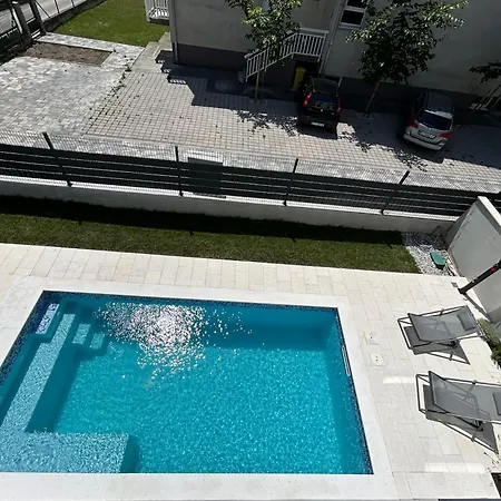 Time&joy With Private Pool Apartment Kastela